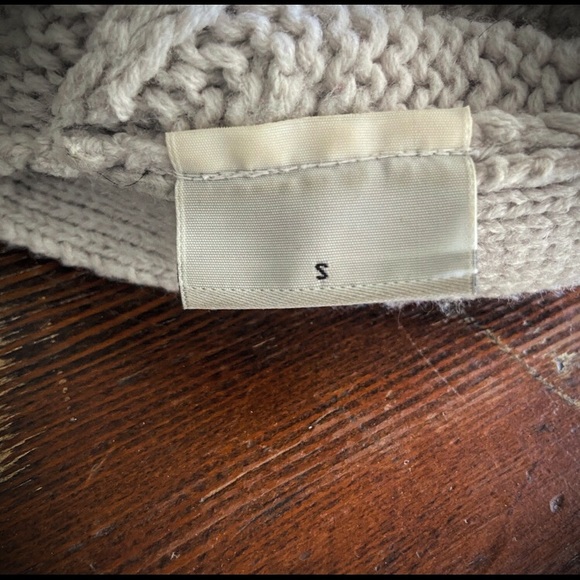 Noisy may Cream Knit Sweater Top Sporty V Design - Picture 3 of 4